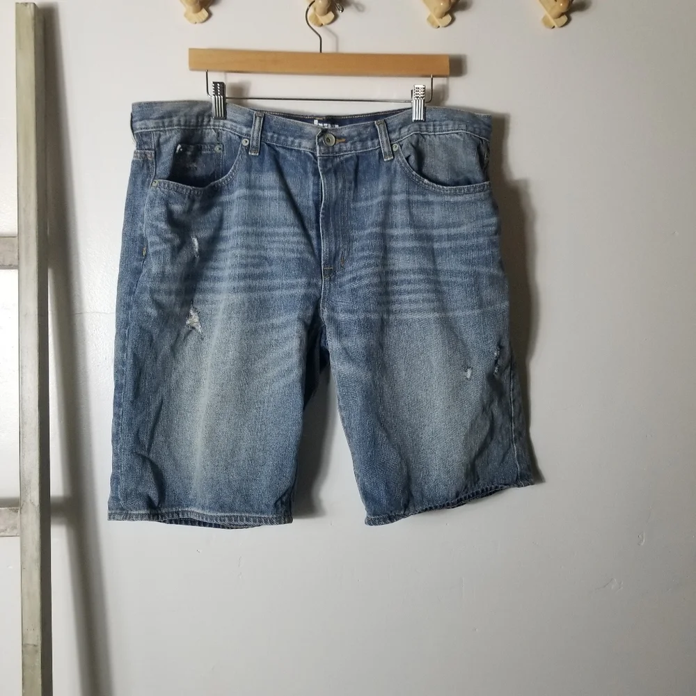 URBAN MEN'S DISTRESSED JEAN SHORTS SIZE 40
